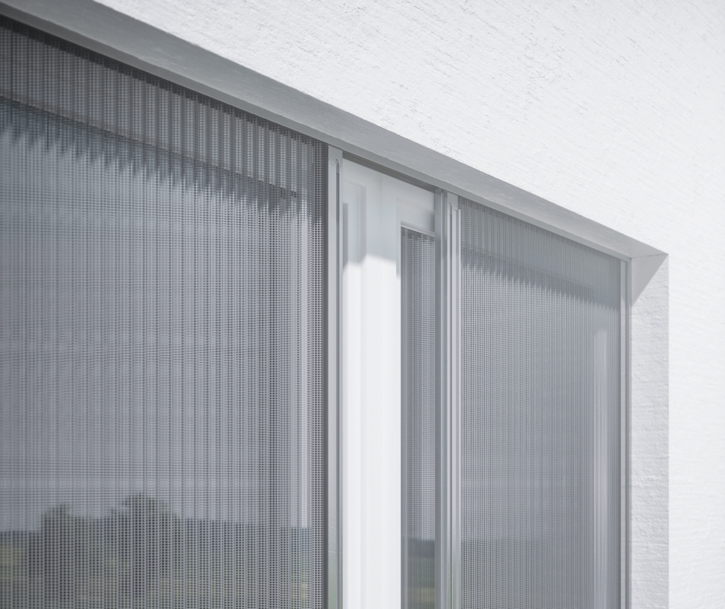 Die eleganten Plisseetüren sind ideal für kleinere Terrassenöffnungen.